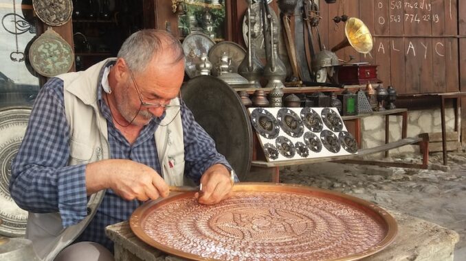 uploaded-image-darbuka-tarihi-ve-kokeni-1698145713637